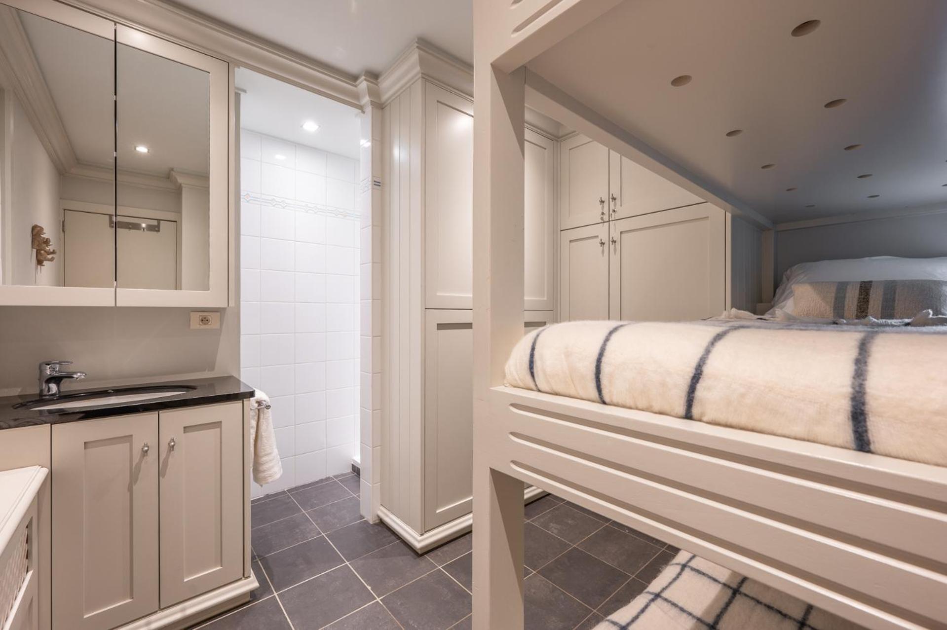 Appartementen Op De Zeedijk In Knokke Op De 3E En 4E Verdieping Van Logie Marie Exteriör bild